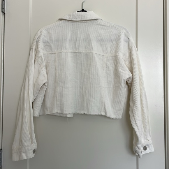 F21: Ribbed White Cropped Jacket - Picture 5 of 5